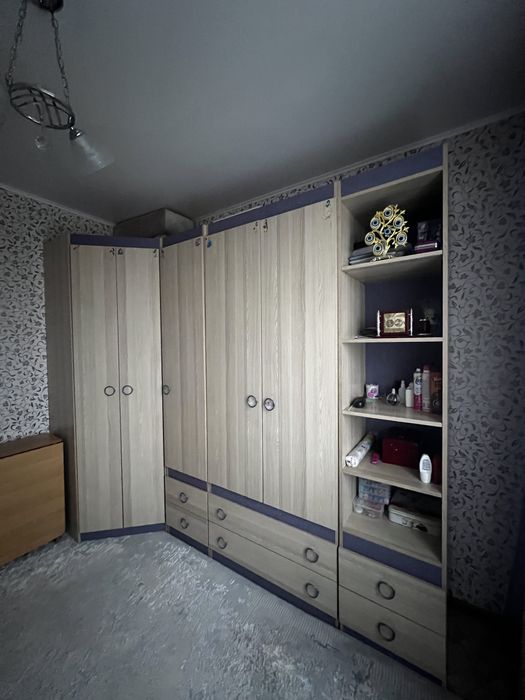 Продам угловой шкаф-гардероб