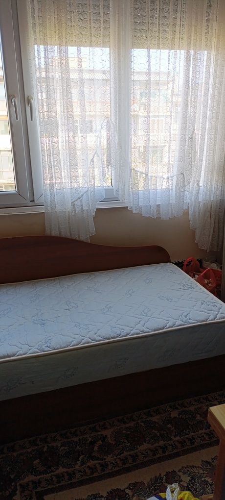 Единично легло с ракла