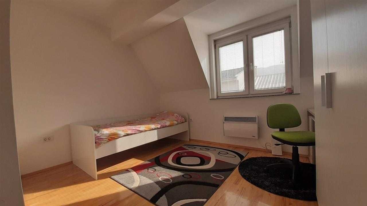 Продава се Тристаен апартамент в Пловдив, Христо Смирненски - 82 кв.м за 5 €/кв.м - Снимка #4