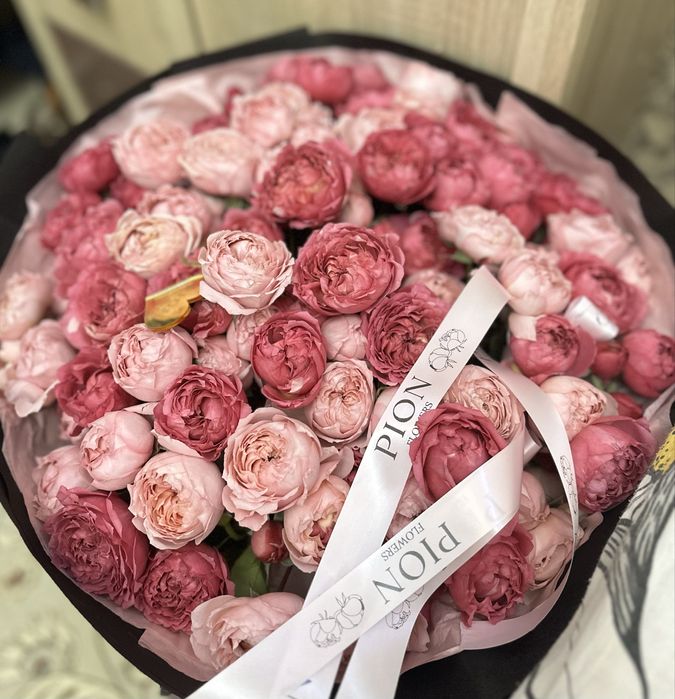 Пионовидные розы свежие
