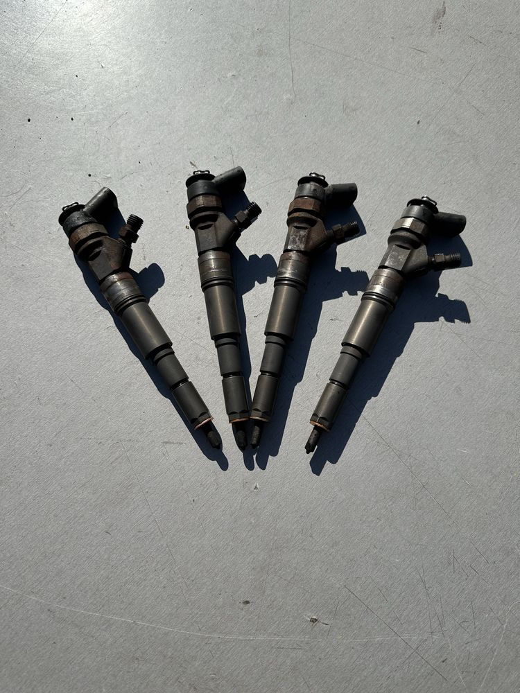 Injector bmw e60 e90 e83 e87 seria 3 seria 5 2.0d m47