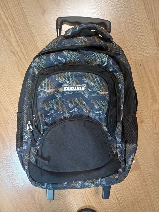 Детска раница за училище с колелца