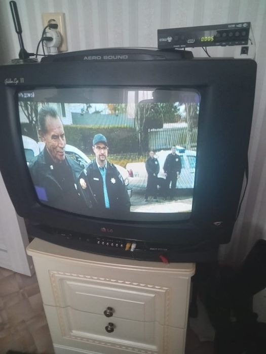 Продам телевизор бу