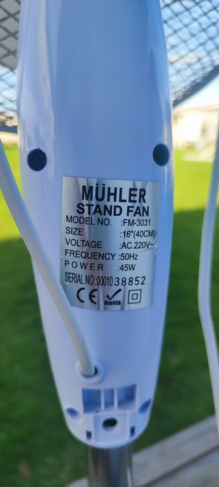 Вентилатор на висока стойка с въртяща се глава