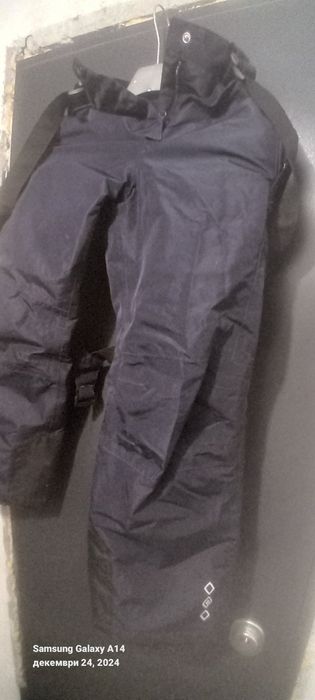 Ски яке панталони и други