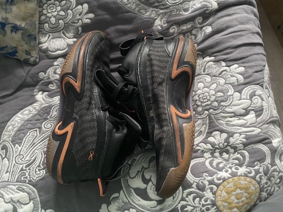 Продам баскетбольные кроссовки JORDAN36