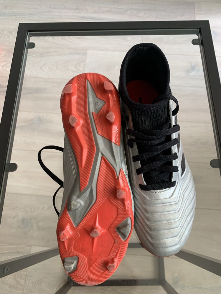Бутонки Adidas , номер 37,5 . Цена 30 лв .