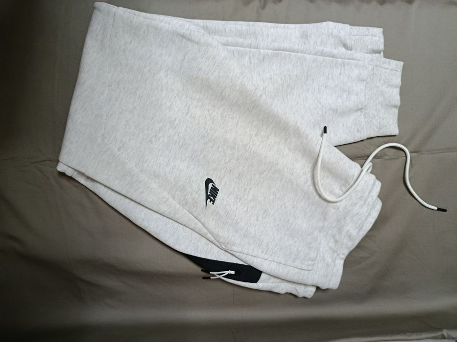 Nike tech fleece джогеры размер L оргинальные