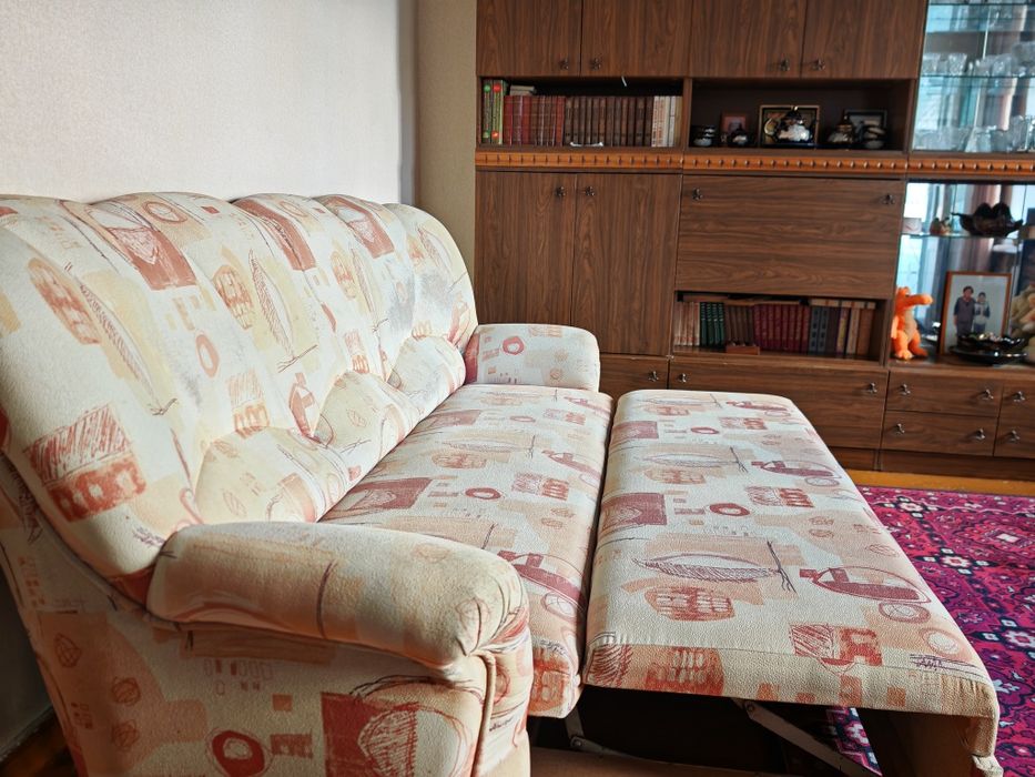 Продам диван. В хорошем состоянии, пружины, не просевший.