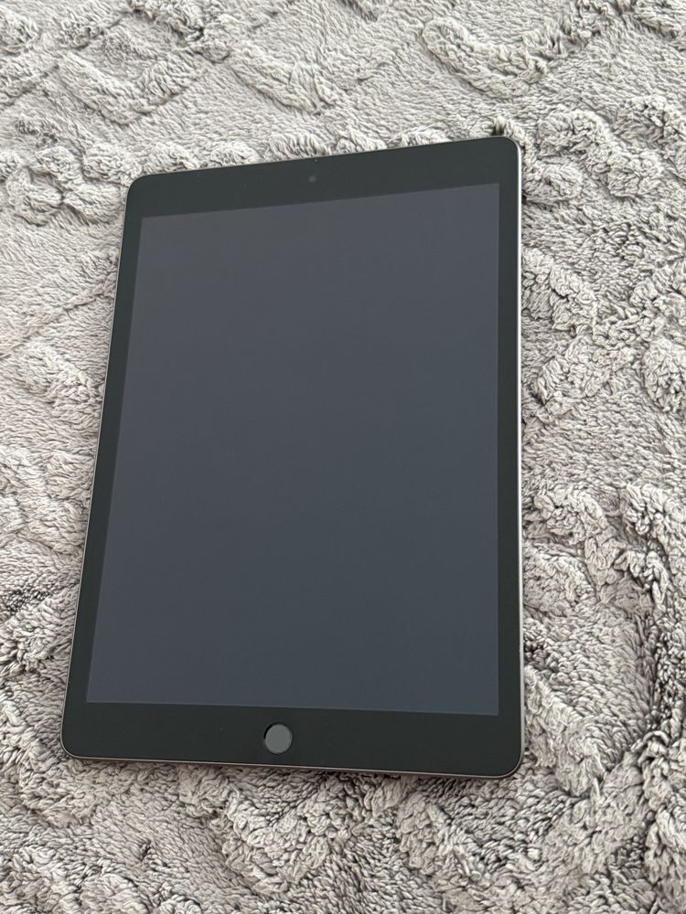 Ipad 9 (2021) 64gb Space Grey+ accesorii + husa + pix compatibil