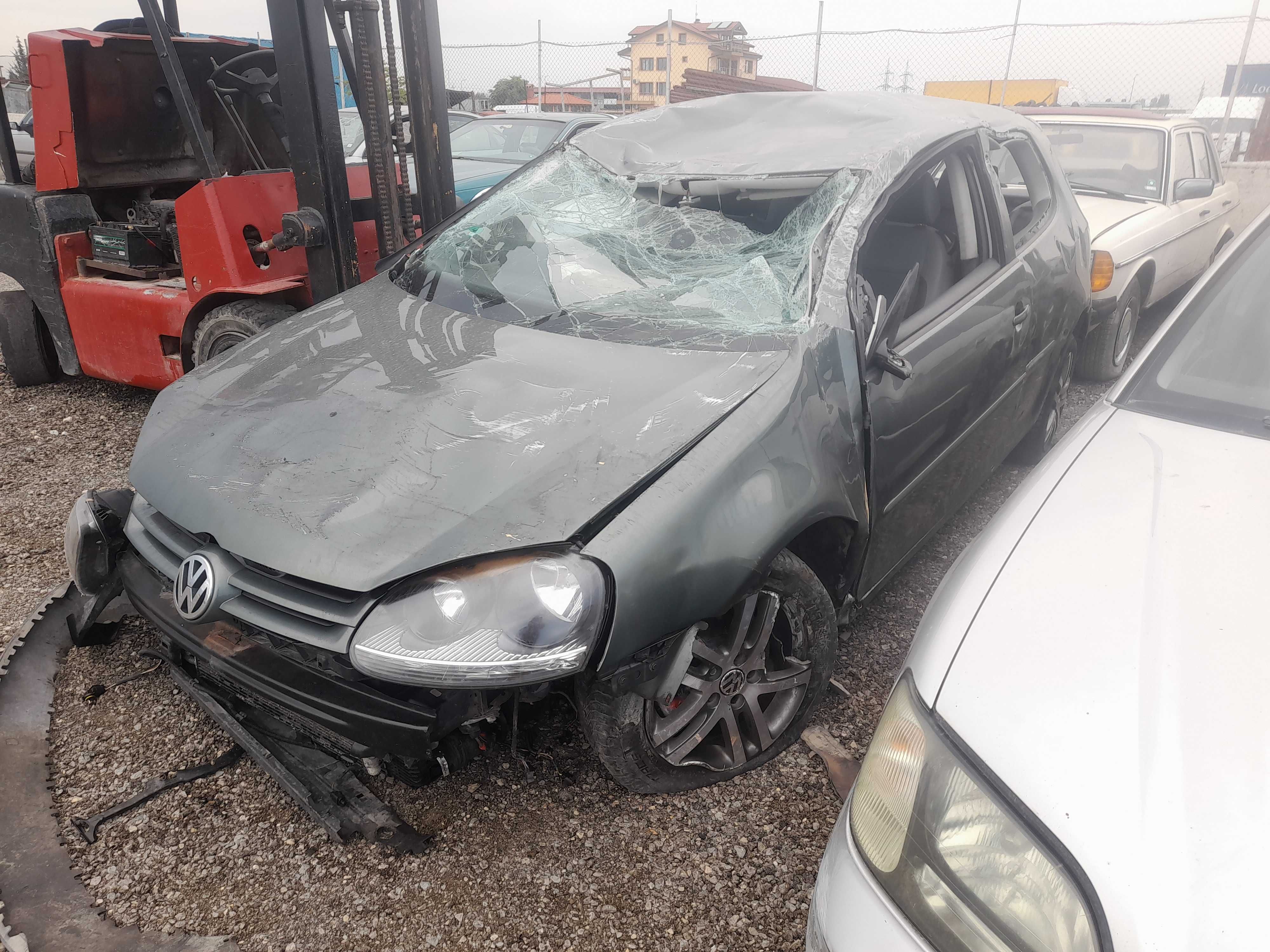 На части! VW Golf 2.0 TDI