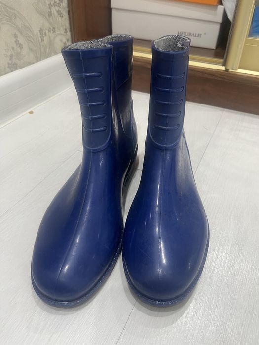 Продам резиновые полусапожки