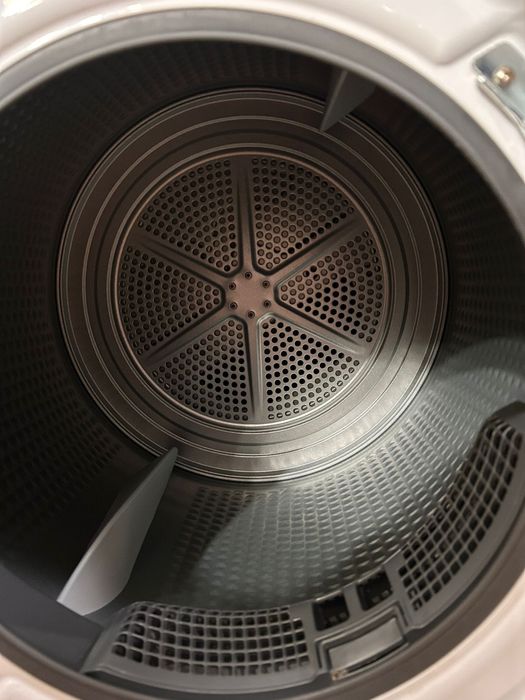 Uscator de haine HotPoint