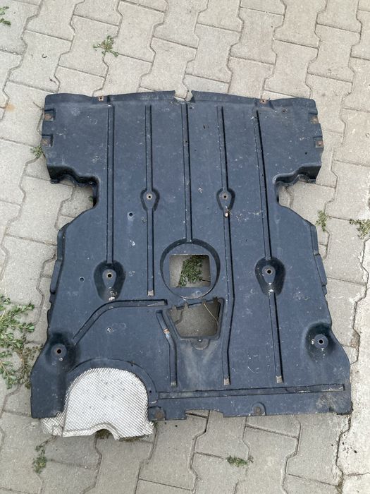 Carenaj Scut motor Bmw E87 E81 E82