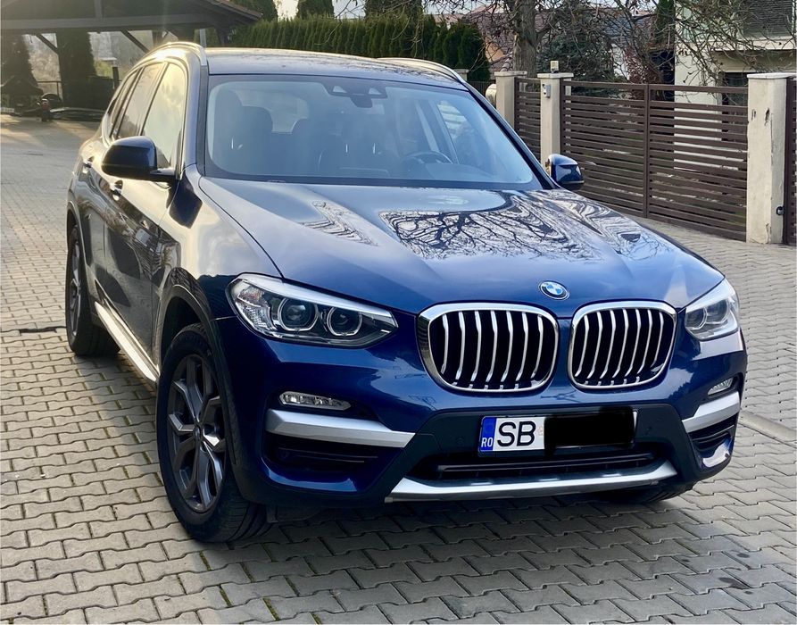 Se ofera spre vanzare BMW X3 30i