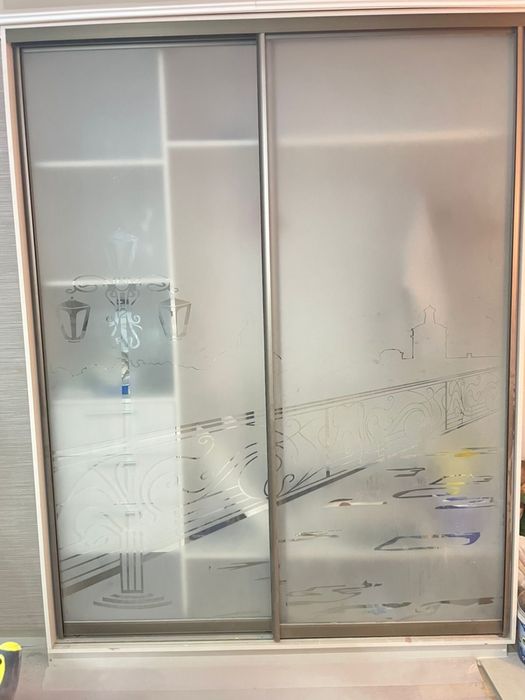 Шкаф -купе в отличном состоянии