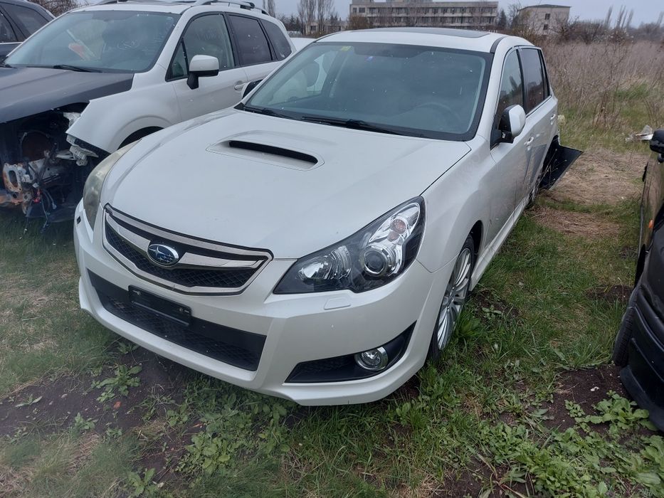 Субару Легаси 2.5 GT на части