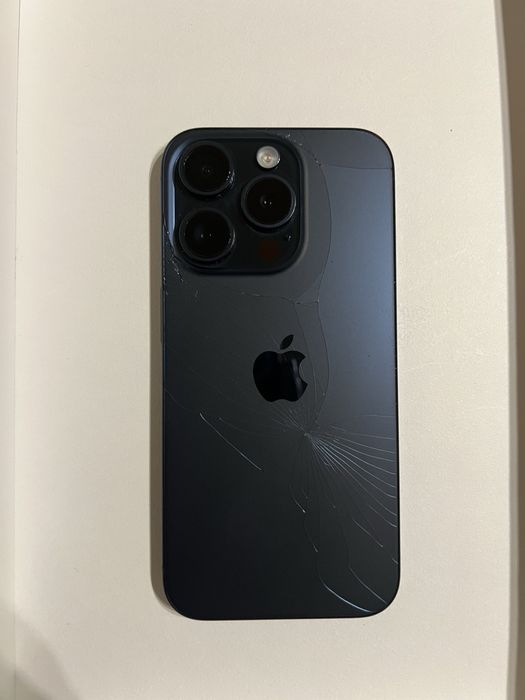 Продавам Iphone 15 Pro  128GB ( Dark Blue)