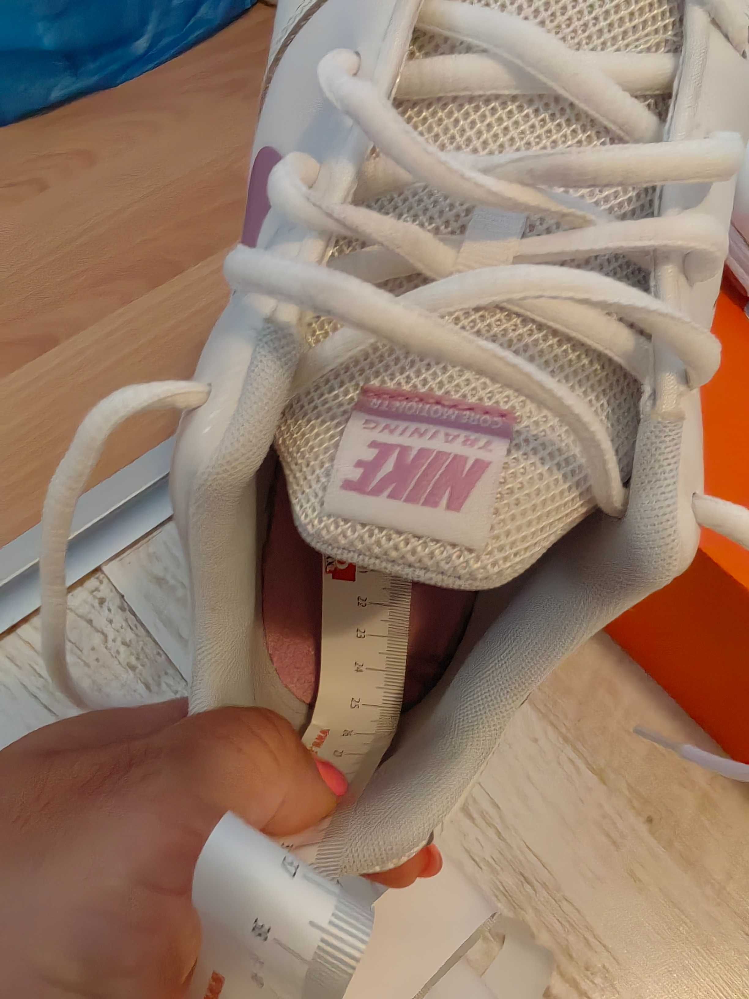 Дамски маратонки Nike