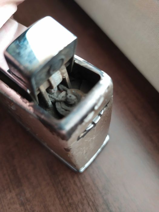 Bricheta Consul de salon