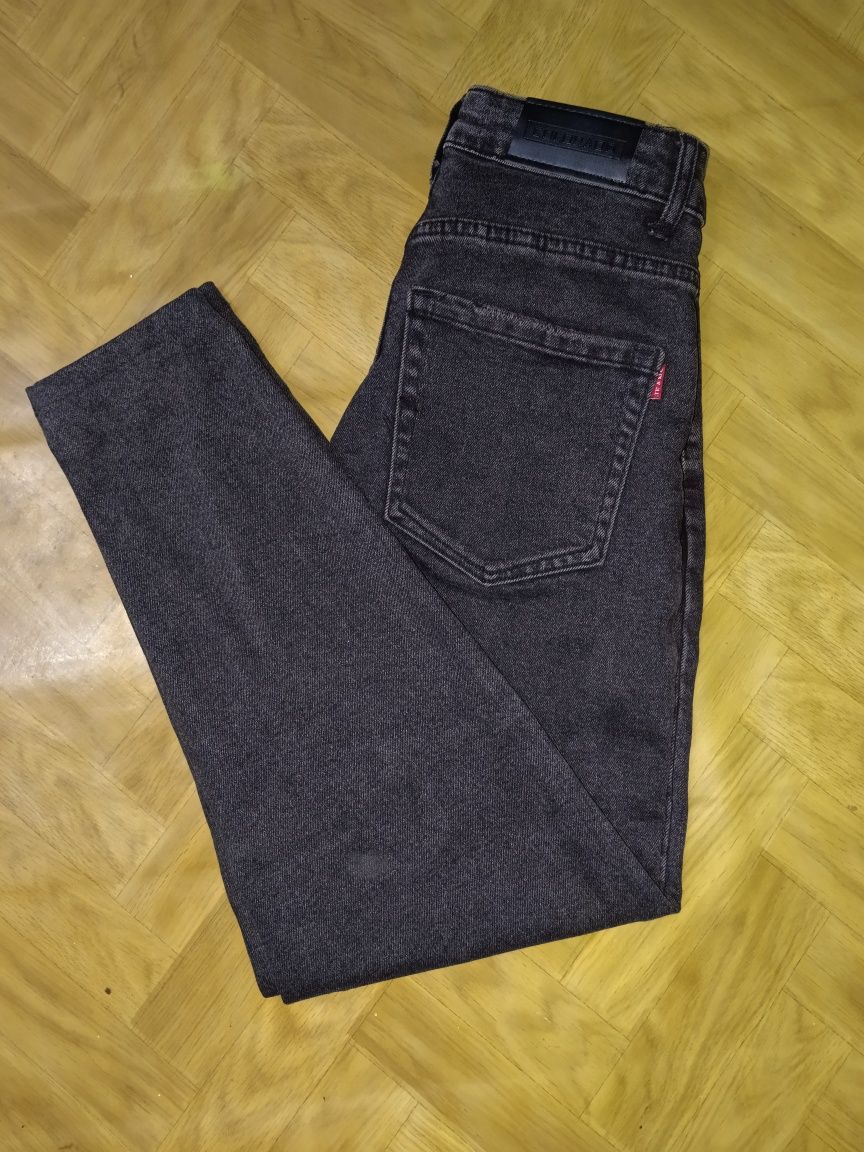 Продам женские черные джинсы