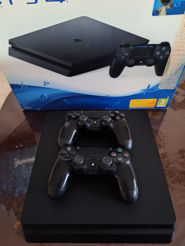 Продаю Sony PlayStation-4 Slim 1TB 7.02 2 оригинал джойстика