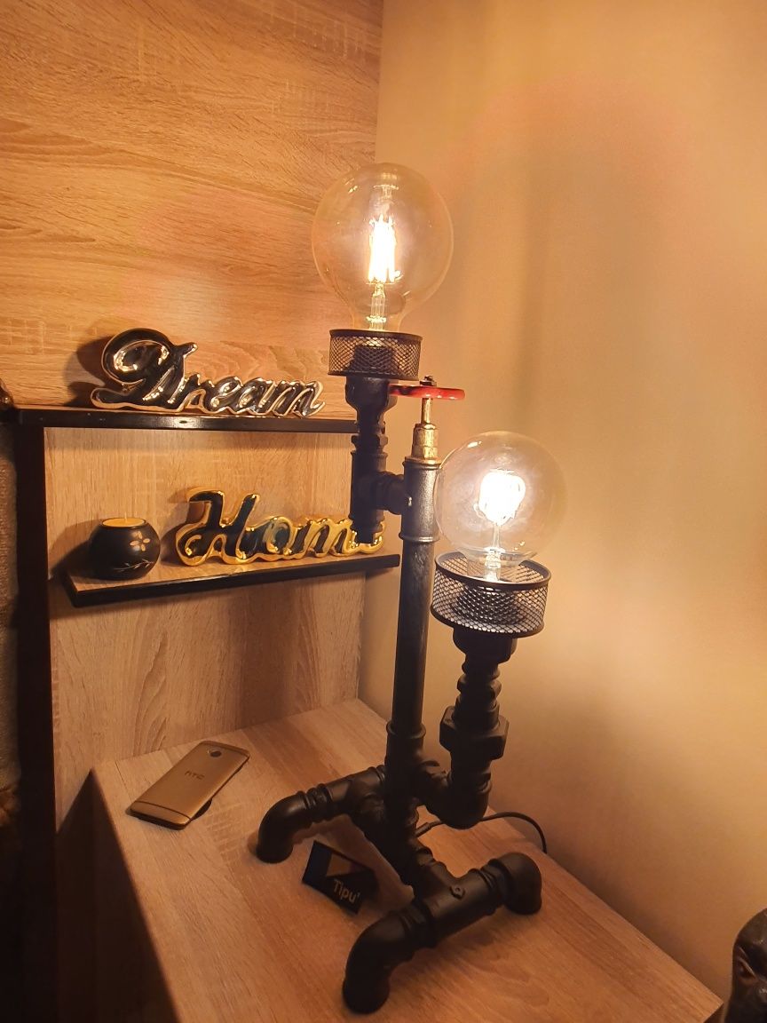veioza/lampa steampunk, stil industrial, fitinguri fonta, hand-made