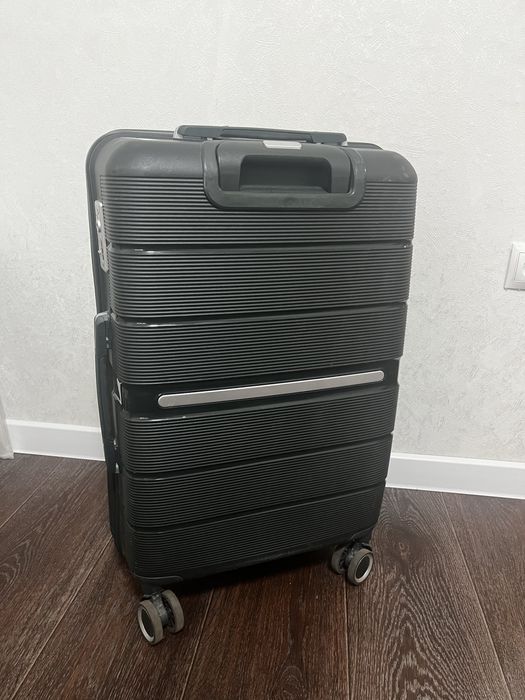 Продам чемодан срочно