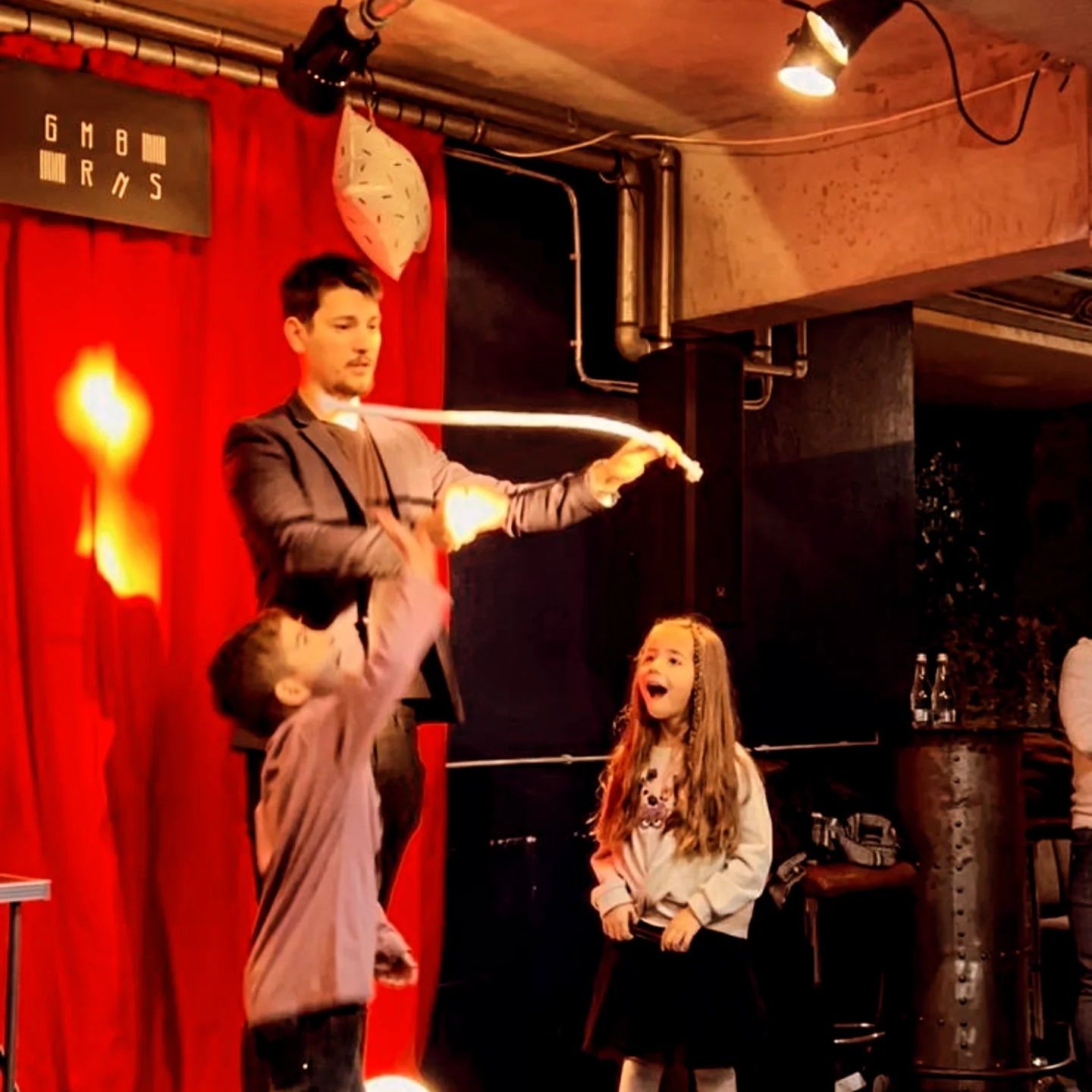 Magician petreceri copii 300 de lei