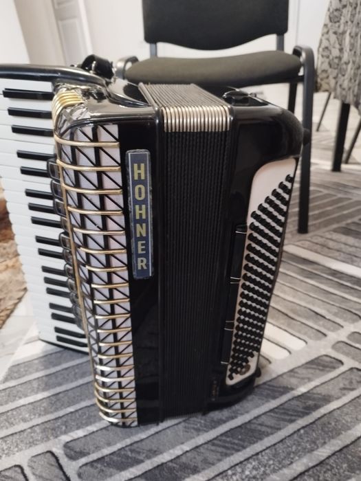 Vând acordeon hohner Atlantic 4 deluxe