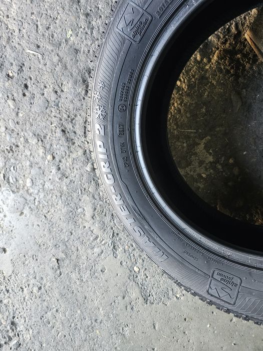 4 anvelope iarna 185 65 15 Semperit