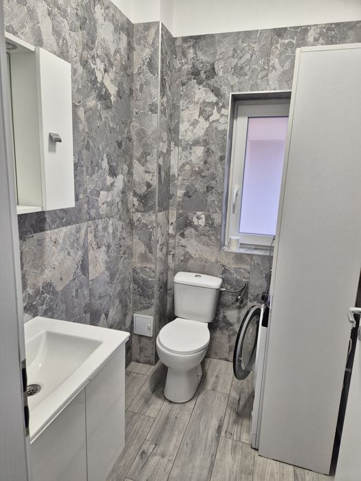 Proprietar Închiriez parte de duplex P+M