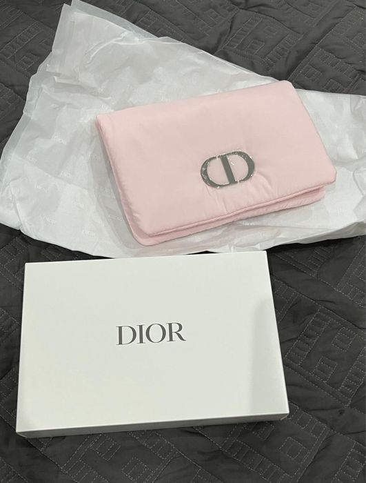 Dior косметичка, в красивом розовом цвете, оригинал