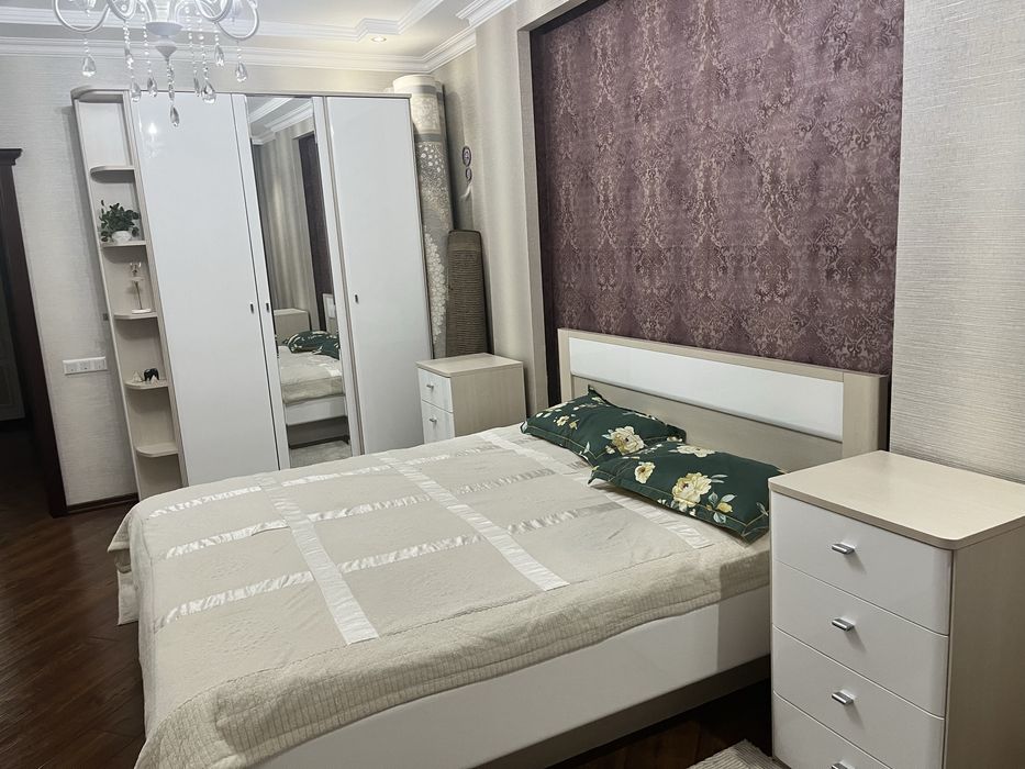 Продам спальный гарнитур