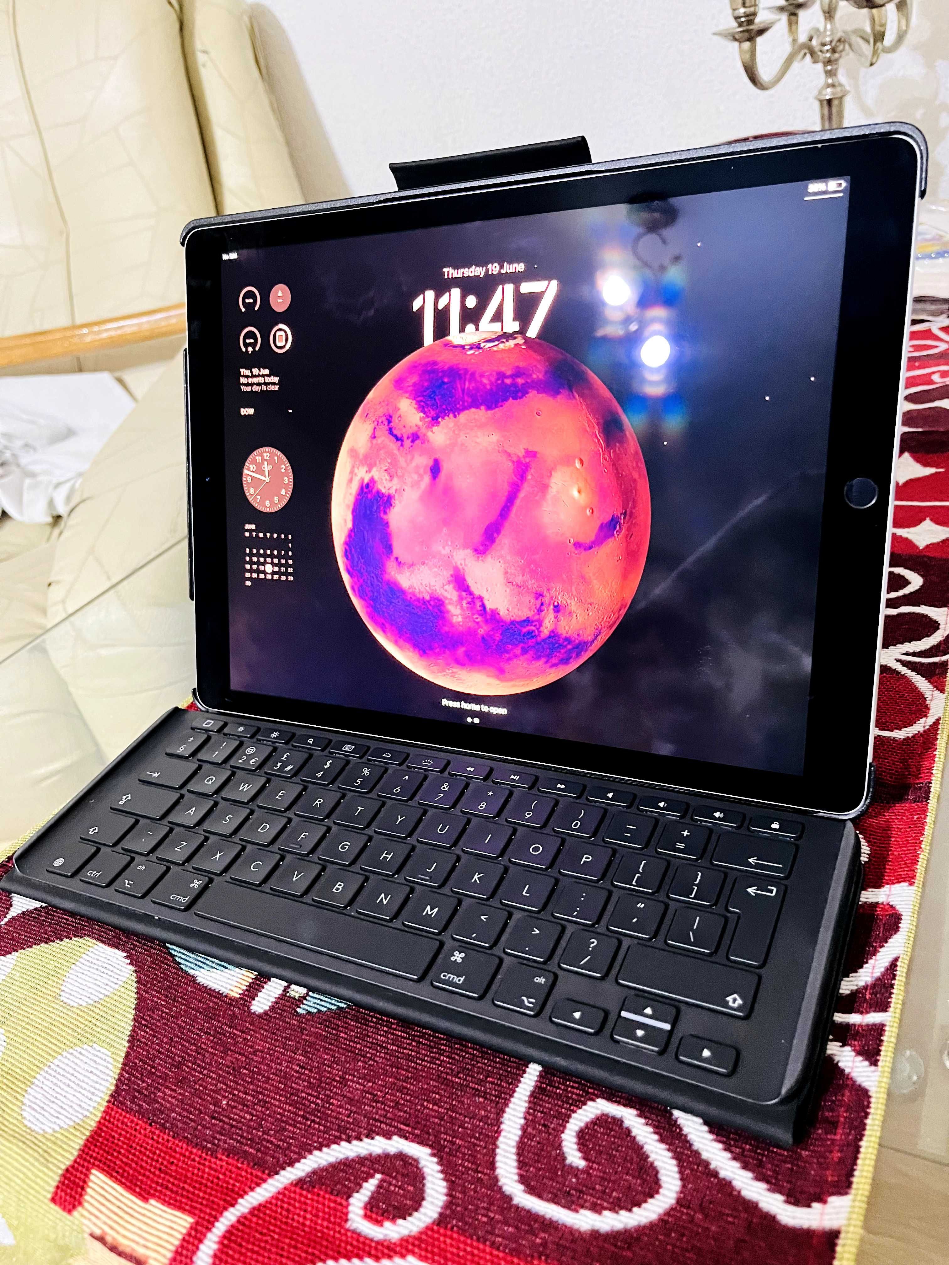 Apple iPad Pro 2 Gen 12.9" A1671 256 GB Mid 2108 Wi-Fi / 4G LoGi