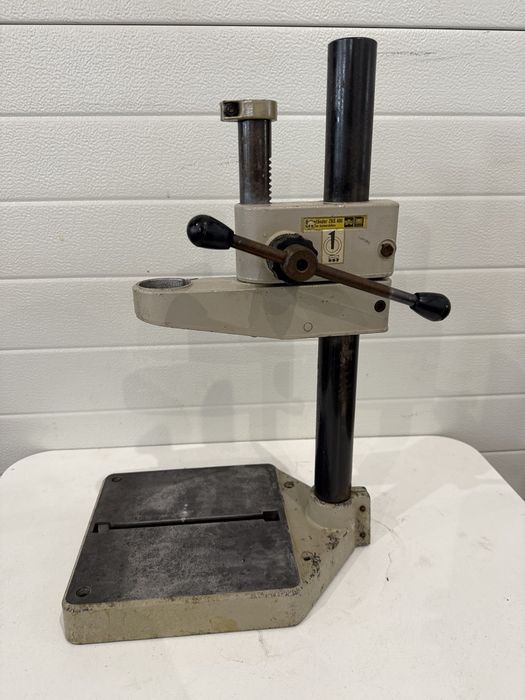 Немска стойка за бормашина