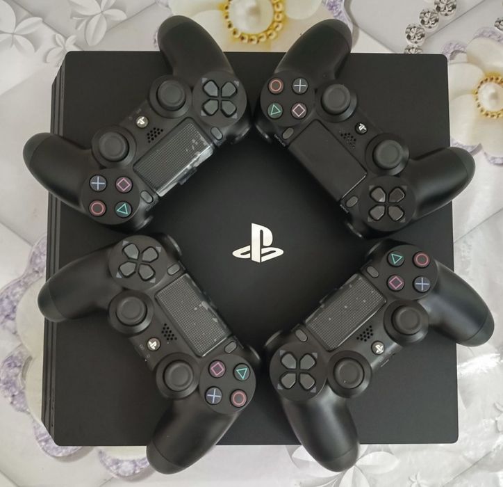 Play Station 4 pro; XBOX 360