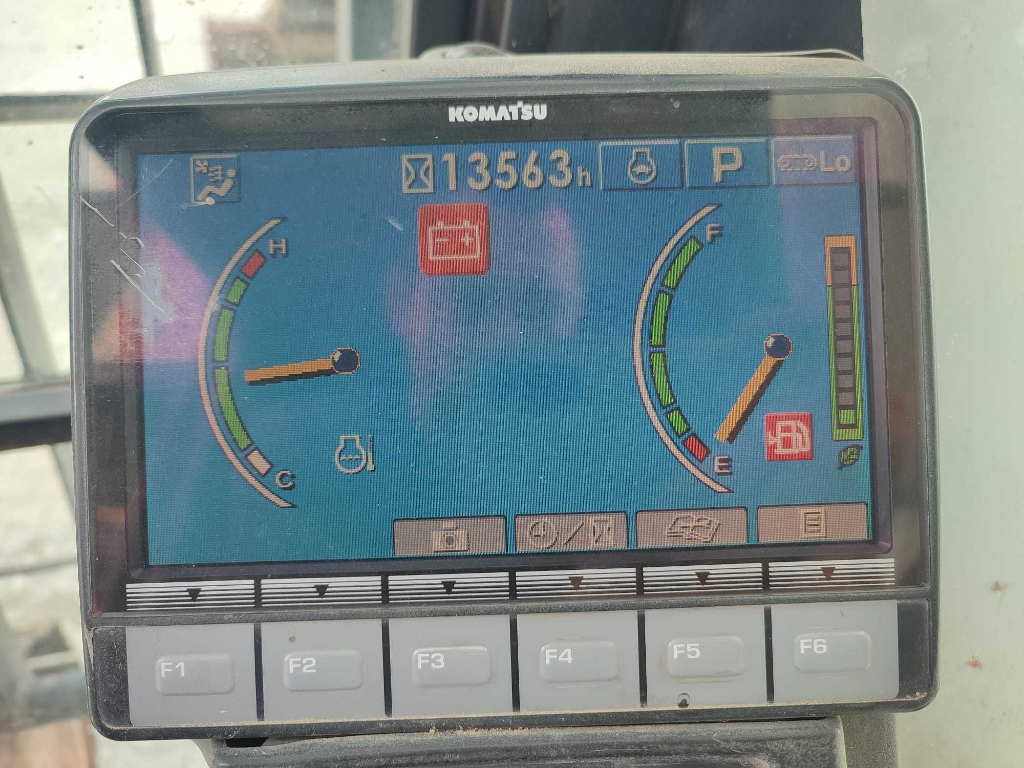 Excavator Komatsu PC210 LC-8