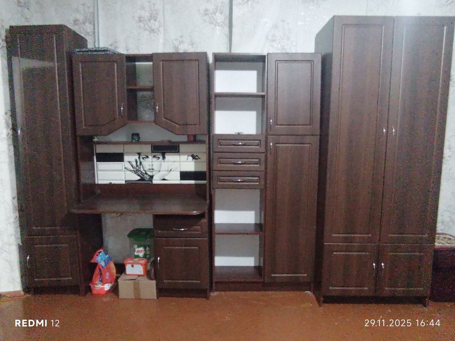 Продам стенку Б/у, в нормальном состоянии. 20000