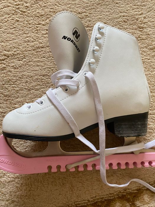 Коньки женские белые