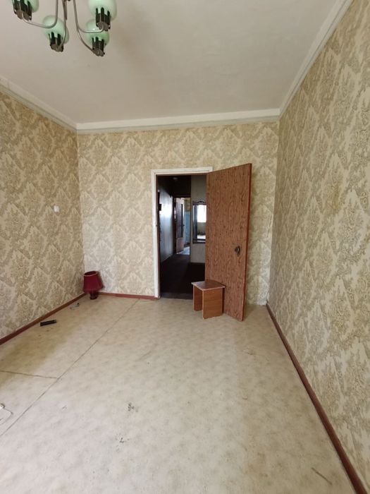 Продаётся 2 ком 10 мкр КАРВОН