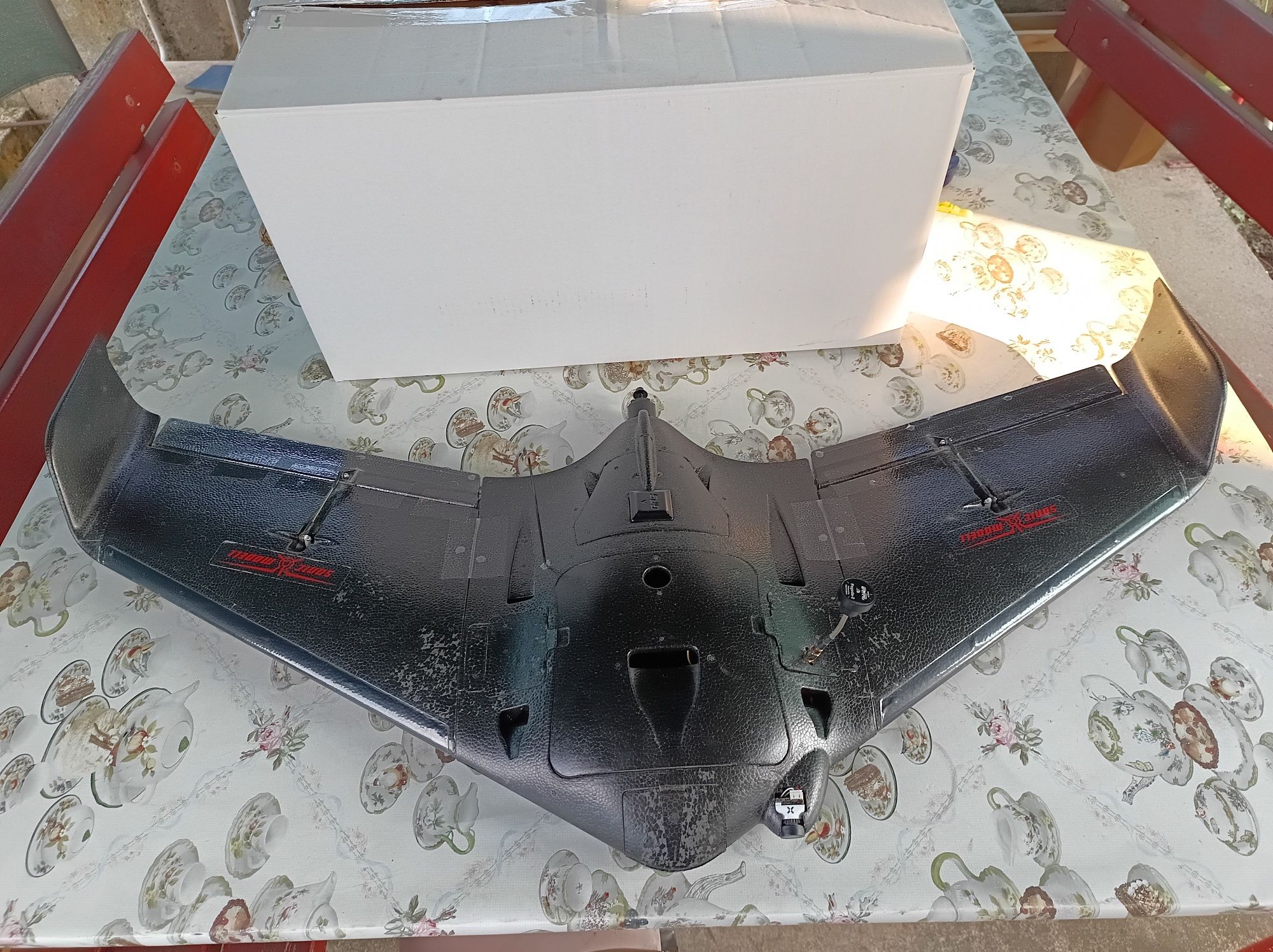 RC  самолет FPV Летящо крило