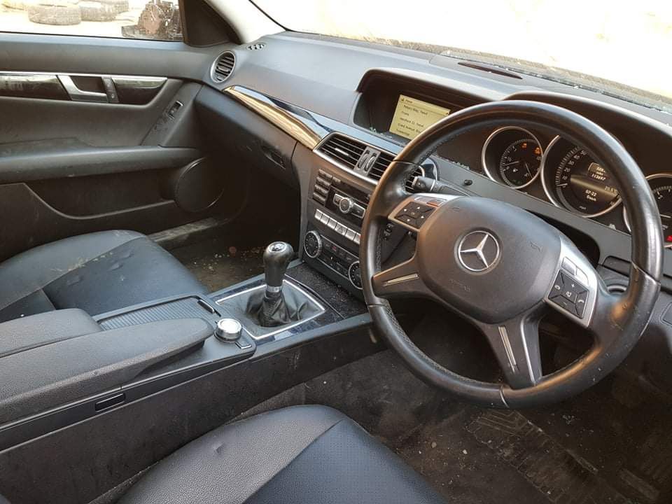 Mercedes W204 C220CDI 651 Facelift 170кс ръчка НА ЧАСТИ !