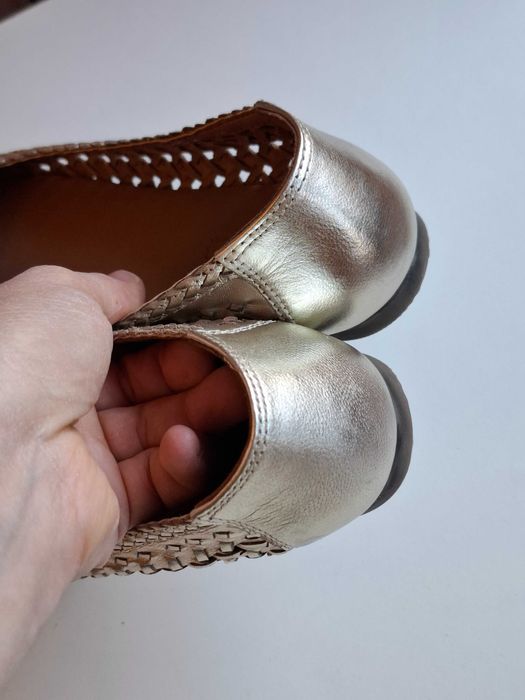 Дамски обувки номер 38 на LASOCKI - eстествена кожа