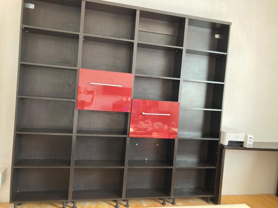 Vand biblioteca si birou