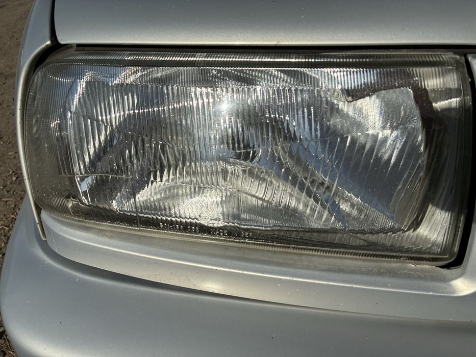 Фары на Фольксваген Венто Оригинал HELLA