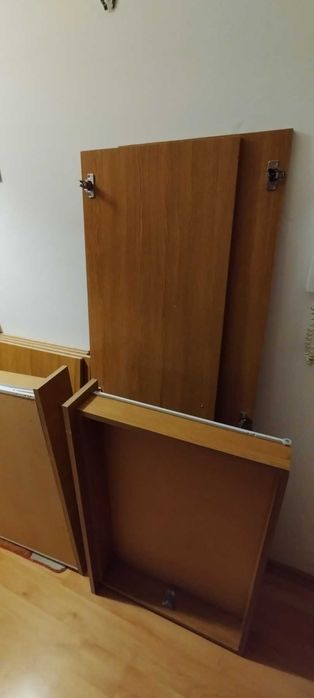 Продавам 2-крилен гардероб(рафтове+чекмеджета) с надстройка 240/90/60