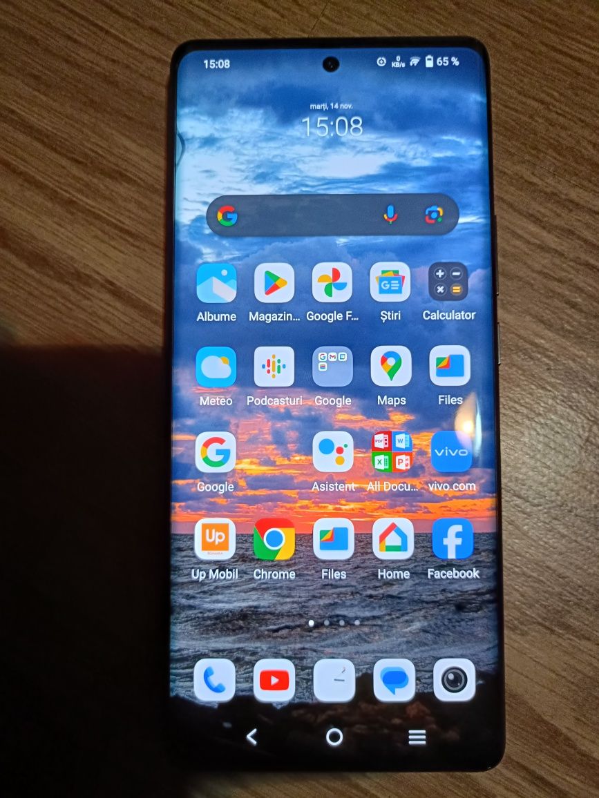 VIVO X80 PRO in cutie și accesorii