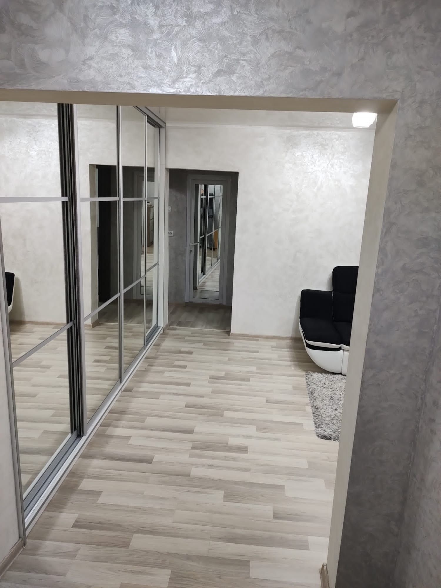 Vand sau schimb [casa construstie noua)
