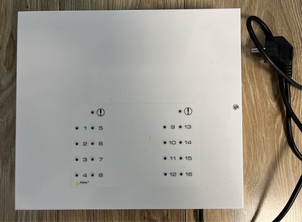 PSDC 12V/8A/16 x 0,5 A, Sursa de alimentare pentru pana la 16 camere